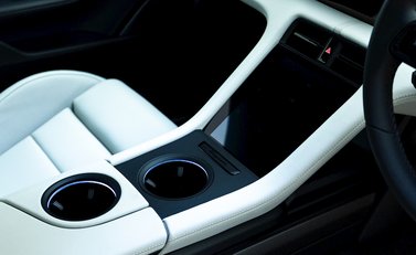 Porsche Taycan Turbo S Cross Turismo 23