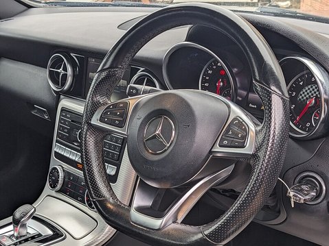 Mercedes-Benz SLC SLC 180 AMG LINE 18