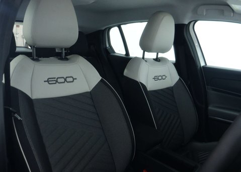 Fiat 600 1.2 600 La Prima HEV Auto 5dr 37