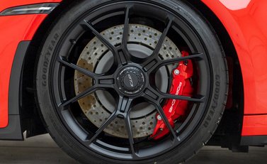 Porsche 911 (992) GT3 8