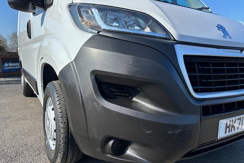 Peugeot Boxer 333 L1 H1 120 ps BlueHdi Professional - Sat Nav & Air Con 20