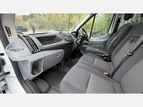 Ford Transit 350 L2 C/C DRW 32