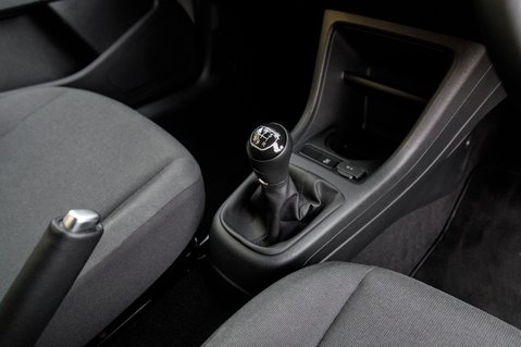 Volkswagen Up BASE 28