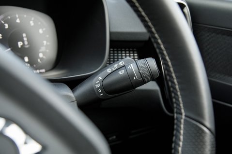 Volvo XC40 B4 R-DESIGN PRO AWD MHEV 17