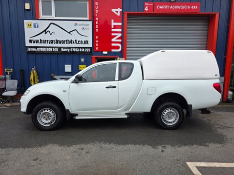 Mitsubishi L200 DI-D 4X4 4LIFE CLUB CAB 5