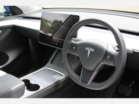 Tesla Model Y LONG RANGE 14