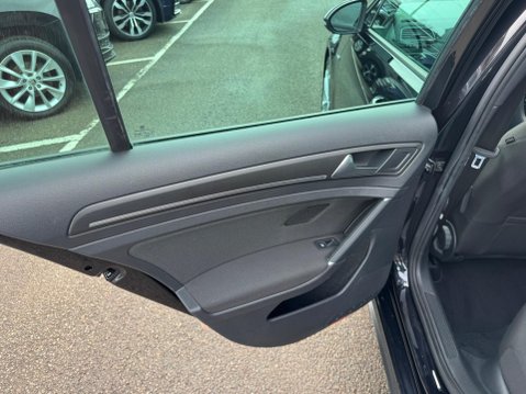 Volkswagen Golf GTD TDI DSG 28