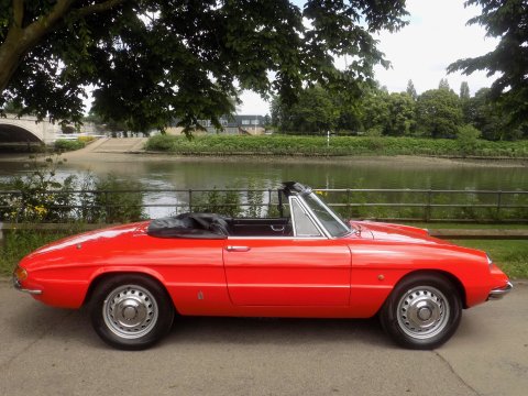 Alfa Romeo Spider 1600 Duetto 5