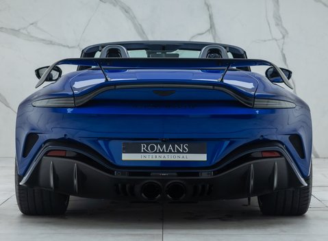 Aston Martin V12 Vantage ROADSTER 11