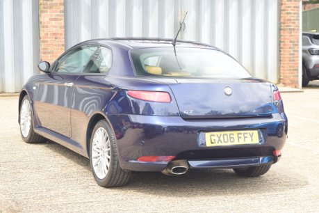 Alfa Romeo GT 2.0 JTS Lusso Selespeed 24