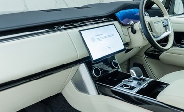 Land Rover Range Rover D350 AUTOBIOGRAPHY LWB 20
