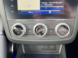 Renault Kadjar 1.5 Kadjar Iconic Blue dCi Auto 5dr 51