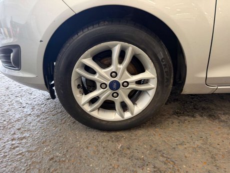 Ford Fiesta 1.0T EcoBoost Zetec Euro 6 (s/s) 5dr 19