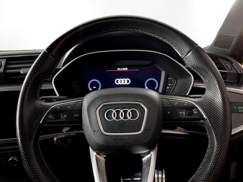 Audi Q3 1.5 TFSI CoD 35 Black Edition SUV 5dr Petrol S Tronic Euro 6 (s/s) (150 ps) 13