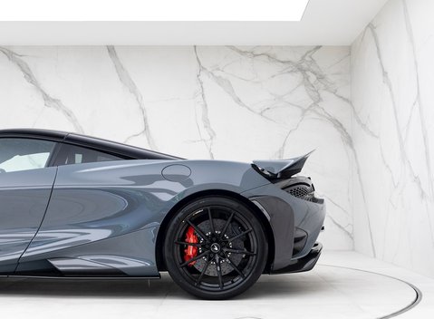 McLaren 765LT 33