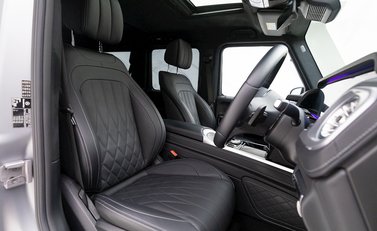 Mercedes-Benz G Series AMG Line Premium 10