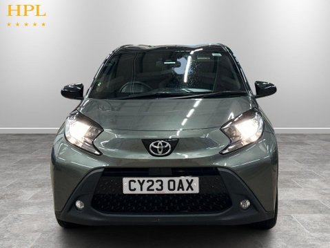 Toyota Aygo X 1.0 VVT-i Edge Hatchback 5dr Petrol Manual Euro 6 (s/s) (72 ps) Alloys - Bl 2