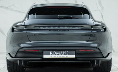 Porsche Taycan Turbo S Sport Turismo 5