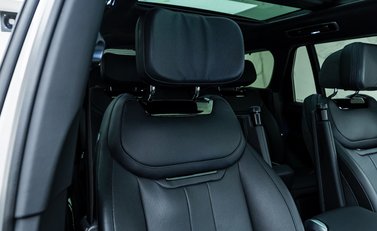 Land Rover Range Rover P510e SV 16