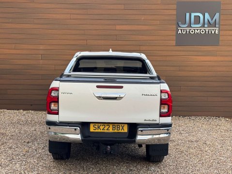 Toyota Hilux 2.8 HI-Luxury Invincible D-4D 4WD Double Cab Auto 4WD 5dr 5