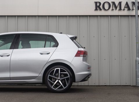 Volkswagen Golf 8 2.0 TDI Style 27
