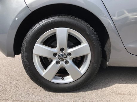 Volkswagen Golf MATCH 1.6 TDI 5 door hatchback 2 owners just 42,000m FSH+CAMBELT CHANGED 31