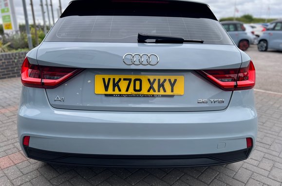 Audi A1 SPORTBACK 1.0 TFSI TECHNIK 9