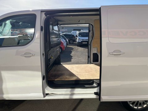 Peugeot Expert 1.5 Expert Asphalt Premium + L2 BlueHDi 38
