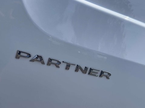 Peugeot Partner 1.5 BlueHDi 950 Professional Premium + Long Panel Van 6dr Diesel Manual LWB 16