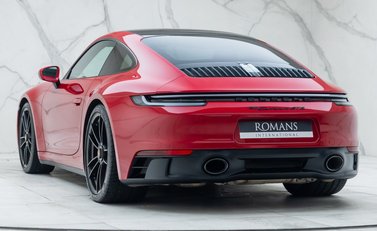 Porsche 911 Carrera 4 GTS (992) 10