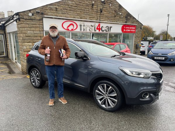 Peter from Leeds Collecting his new Renault Kadjar.
