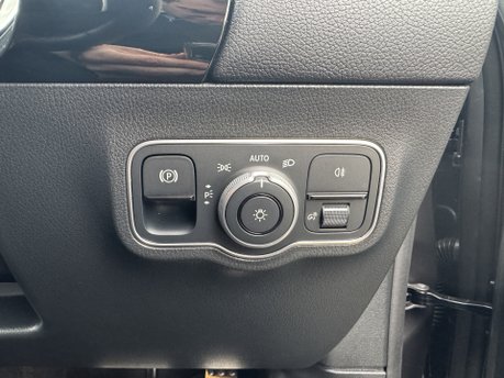 Mercedes-Benz GLA Class GLA 200 MHEV AMG Line Premium Auto Petrol PARKTRONIC/KEYLESS ENTRY/SAT NAV 19