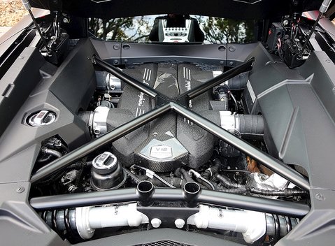 Lamborghini Aventador LP 700-4 Pirelli Edition 23