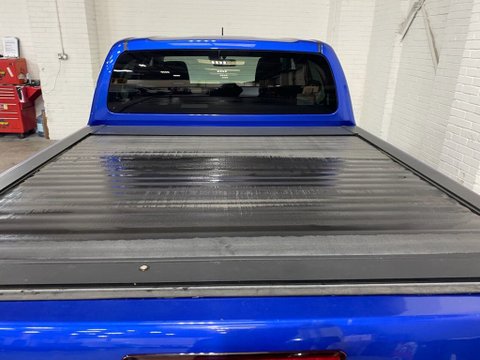 Toyota Hilux INVINCIBLE 4WD D-4D DCB 8