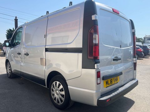 Vauxhall Vivaro 1.6 Vivaro 2700 Sportive CDTi 11