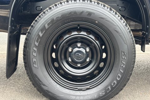 Toyota Hilux Active ECB 4WD D-4D Pickup 28