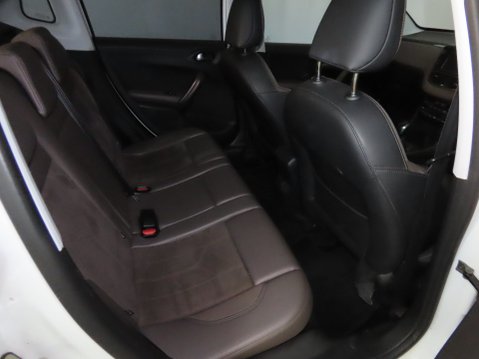 Peugeot 2008 E-HDI FELINE 8