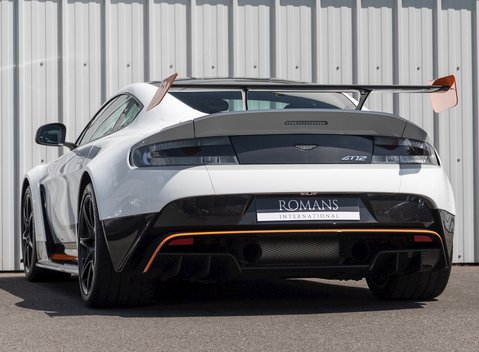 Aston Martin Vantage GT12 3