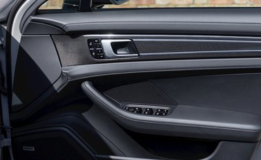 Porsche Panamera Turbo Sport Turismo 22