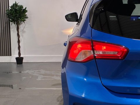 Ford Focus 1.0T EcoBoost ST-Line X Euro 6 (s/s) 5dr 49