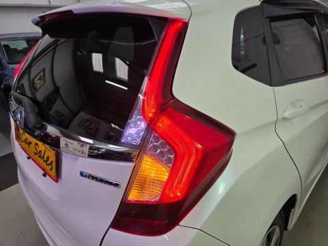 Honda Fit 1.5 VVTi Hybrid 51
