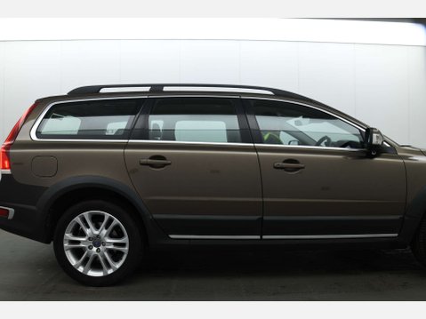 Volvo XC70 2.4 XC70 SE Luxury Nav D5 AWD Auto 4WD 5dr 11