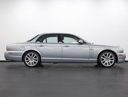 Jaguar XJ 3.0 V6 Sovereign Saloon 4dr Petrol Automatic (249 g/km, 240 bhp) 21