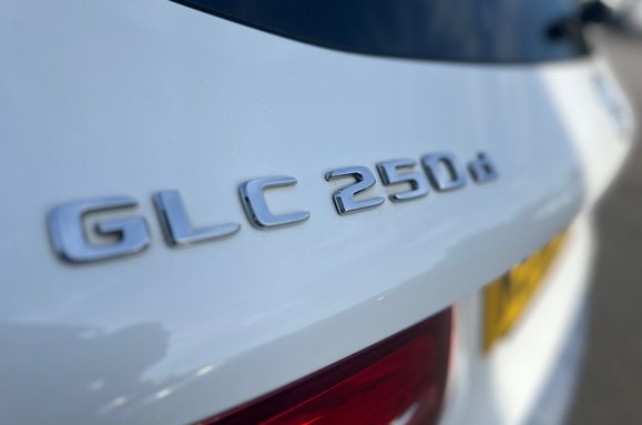 Mercedes-Benz GLC GLC 250 D 4MATIC AMG LINE AUTO 13