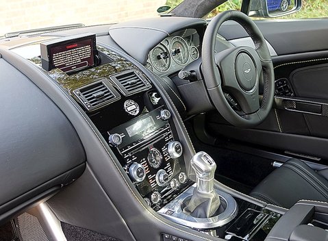 Aston Martin V12 Vantage Roadster 6