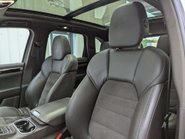 Porsche Cayenne 3.0 Cayenne D Platinum Edition V6 Tiptronic S A 4WD 5dr 56