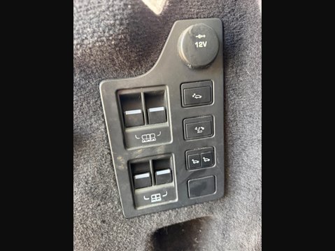 Land Rover Discovery 3.0 TD V6 First Edition SUV 5dr Diesel Auto 4WD Euro 6 (s/s) (258 ps) 22