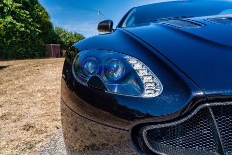Aston Martin Vantage S V12 Manual 16
