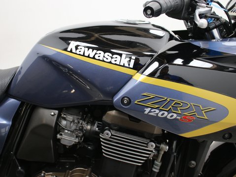 Kawasaki ZRX1200 ZR 1200 B2P 33