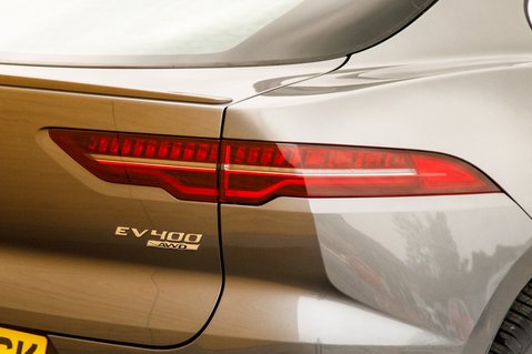 Jaguar I-Pace S 10